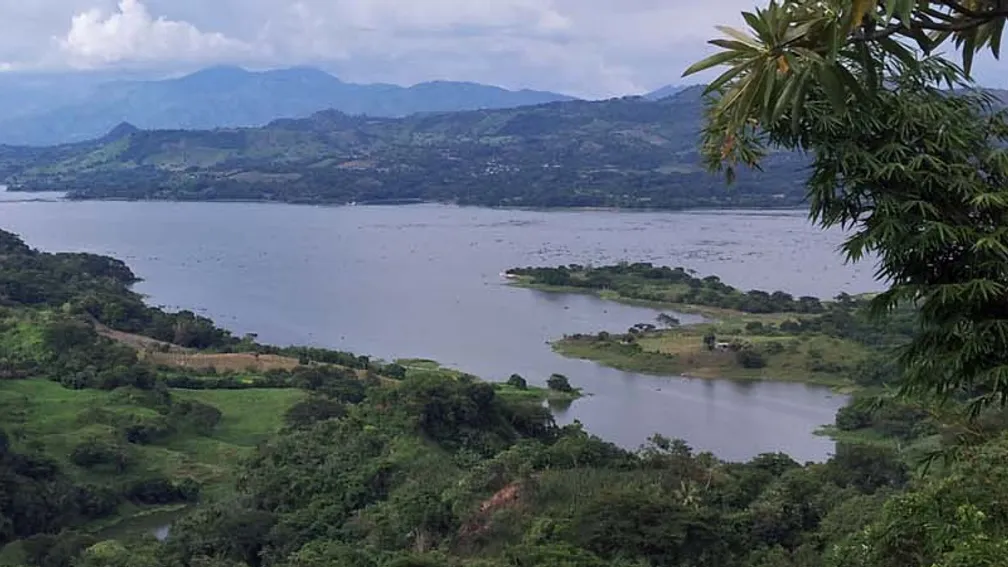 Sostenibilidad en Acción, Avícola Salvadoreña prioriza la producción verde en Suchitoto.